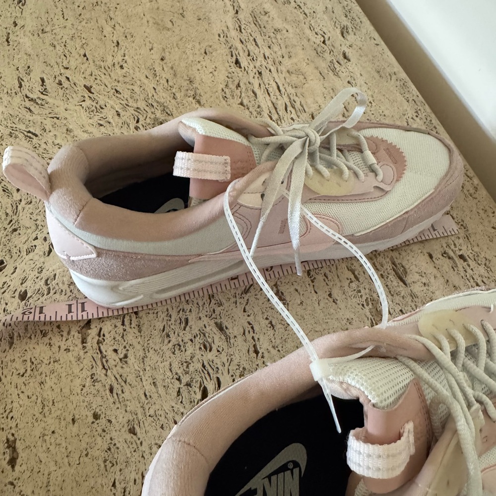 NWOB Nike (WMNS) Air Max 90 Futura 'Barely Rose'. Size 10. MSRP $186 - Picture 15 of 17